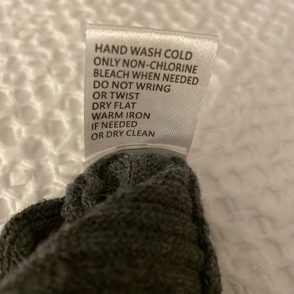 Bela NYC Sweater - Picture 8 of 8